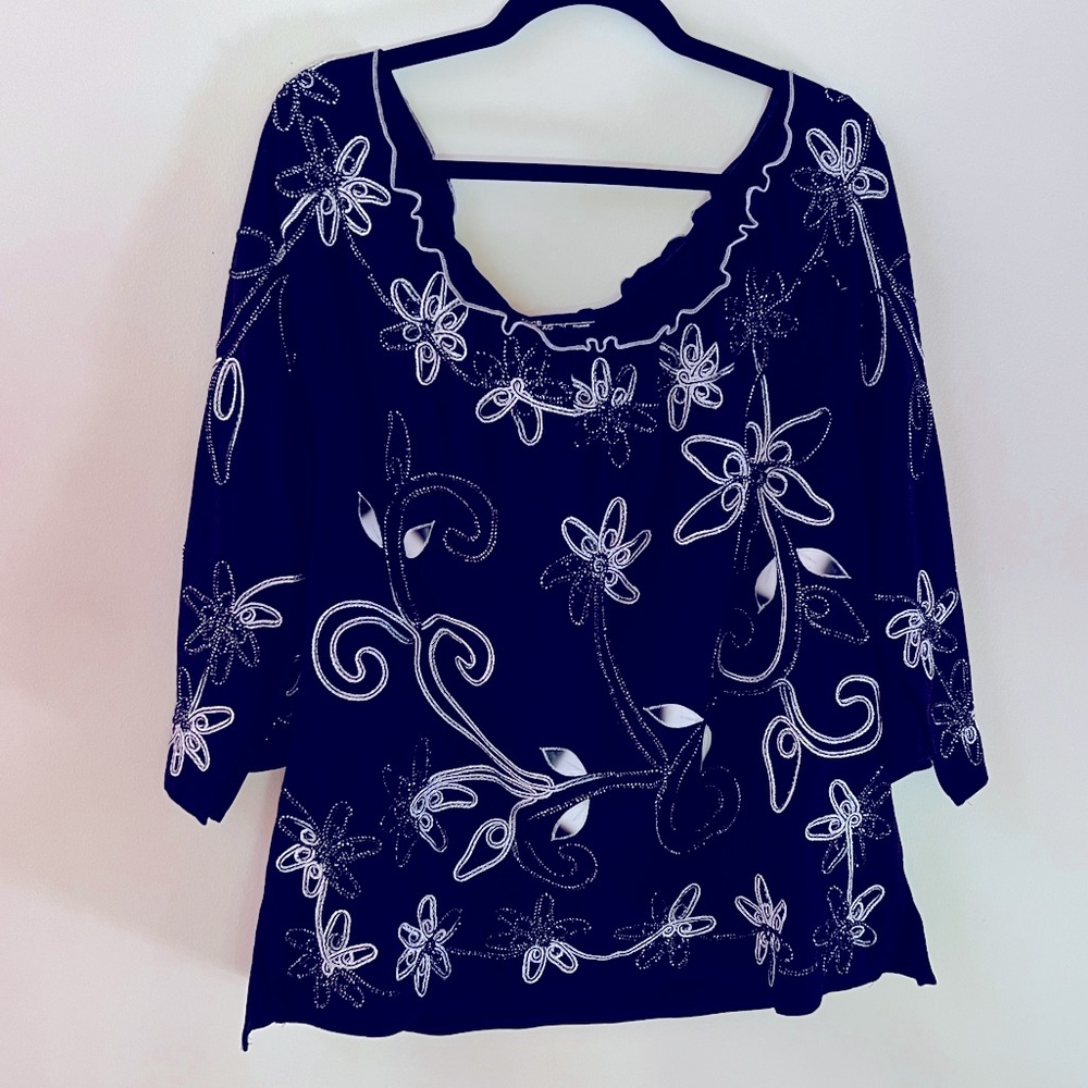 Size 1X Women’s Black Off Shoulder 3/4 Bell Sleeve Embroidered Top